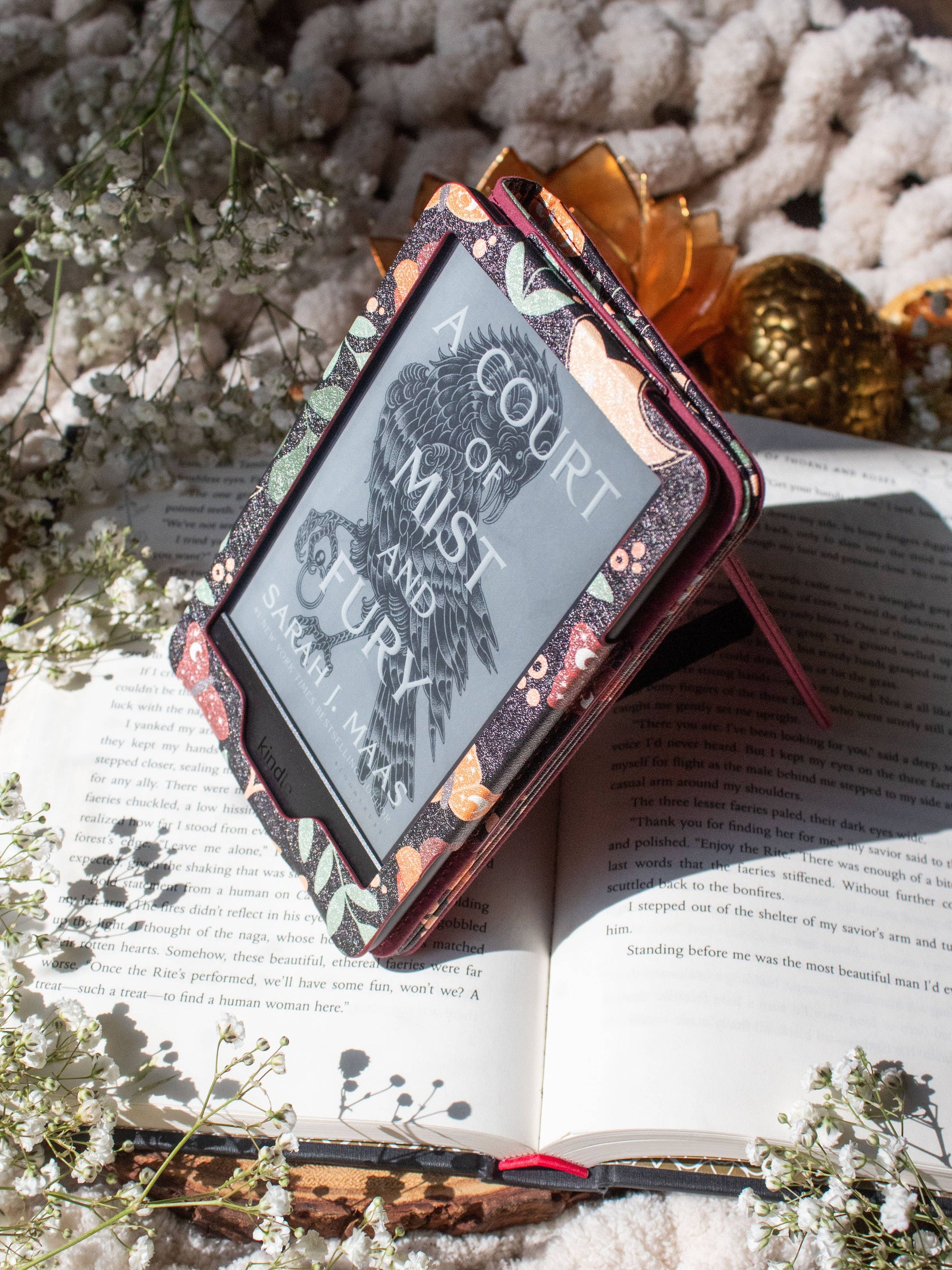 Kindle Case | Burgundy Books : Paperwhite 11/12th Gen - Right Strap