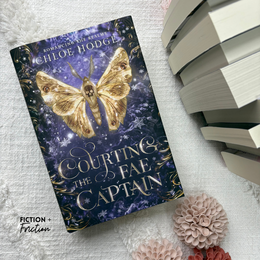 Courting the Fae Captain: Hardcover by Chloe Hodge