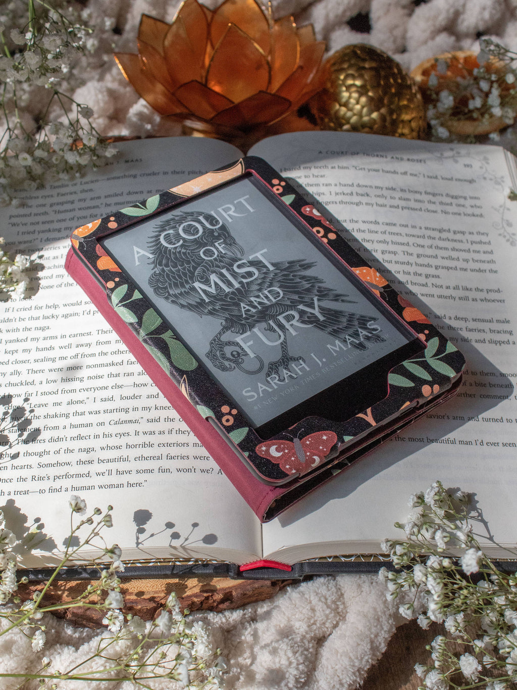 Kindle Case | Burgundy Books : Paperwhite 11/12th Gen - Right Strap