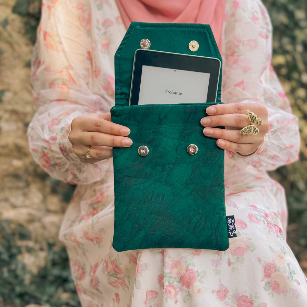 Charlie and Fox E-Reader Sleeve - Emerald Green