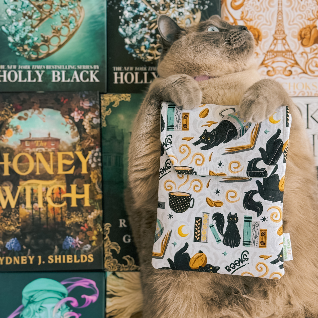 Charlie and Fox E-Reader Sleeve - Feline Fables