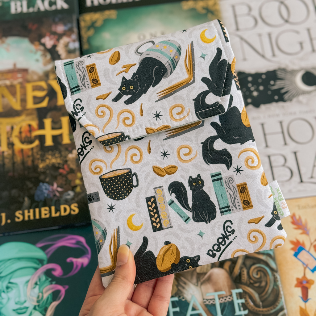 Charlie and Fox E-Reader Sleeve - Feline Fables