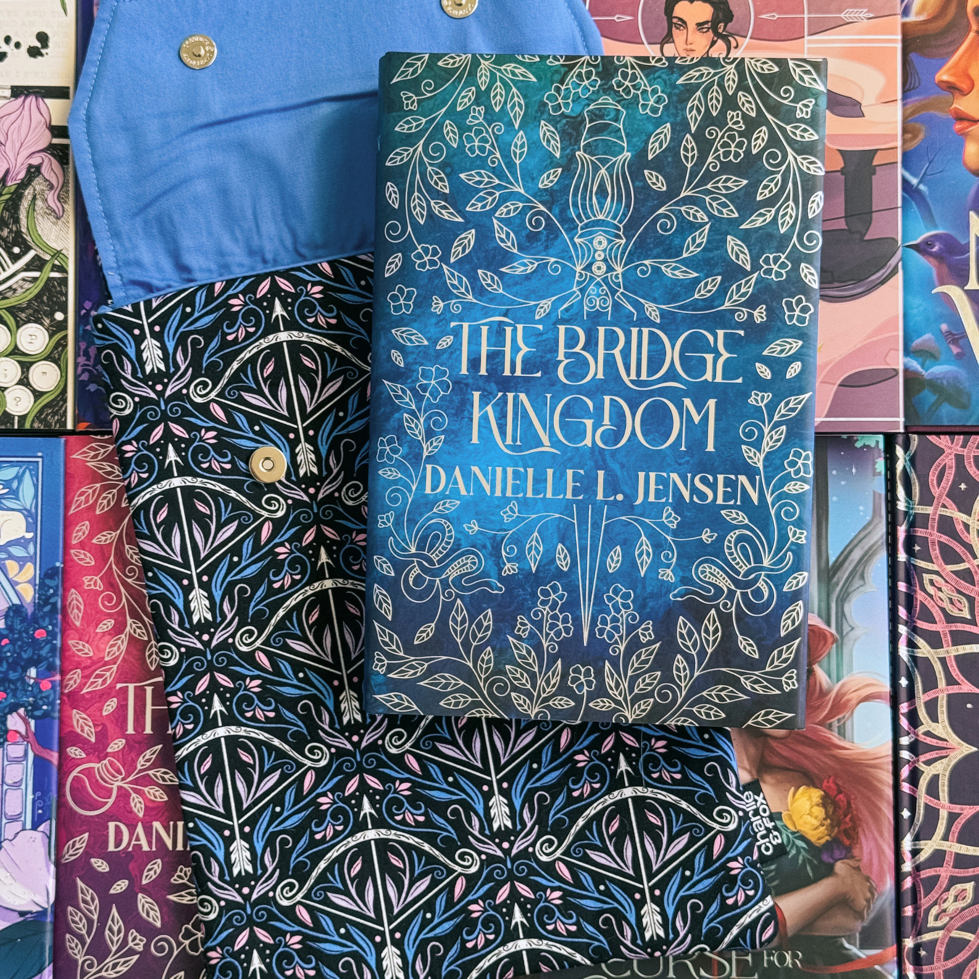 Charlie and Fox Book Sleeve - Huntress