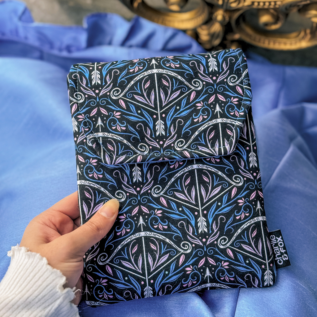 Charlie and Fox E-Reader Sleeve - Huntress