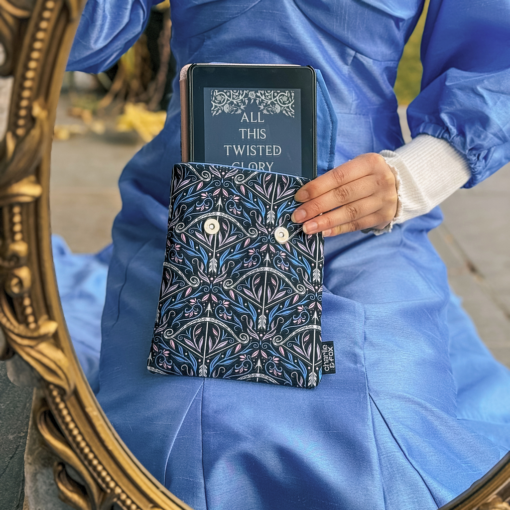 Charlie and Fox E-Reader Sleeve - Huntress