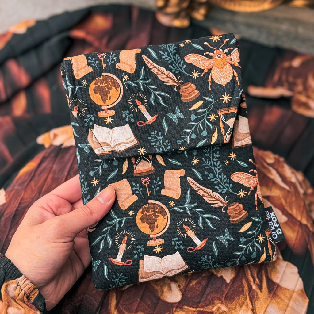 Charlie and Fox E-Reader Sleeve - Into the Archives
