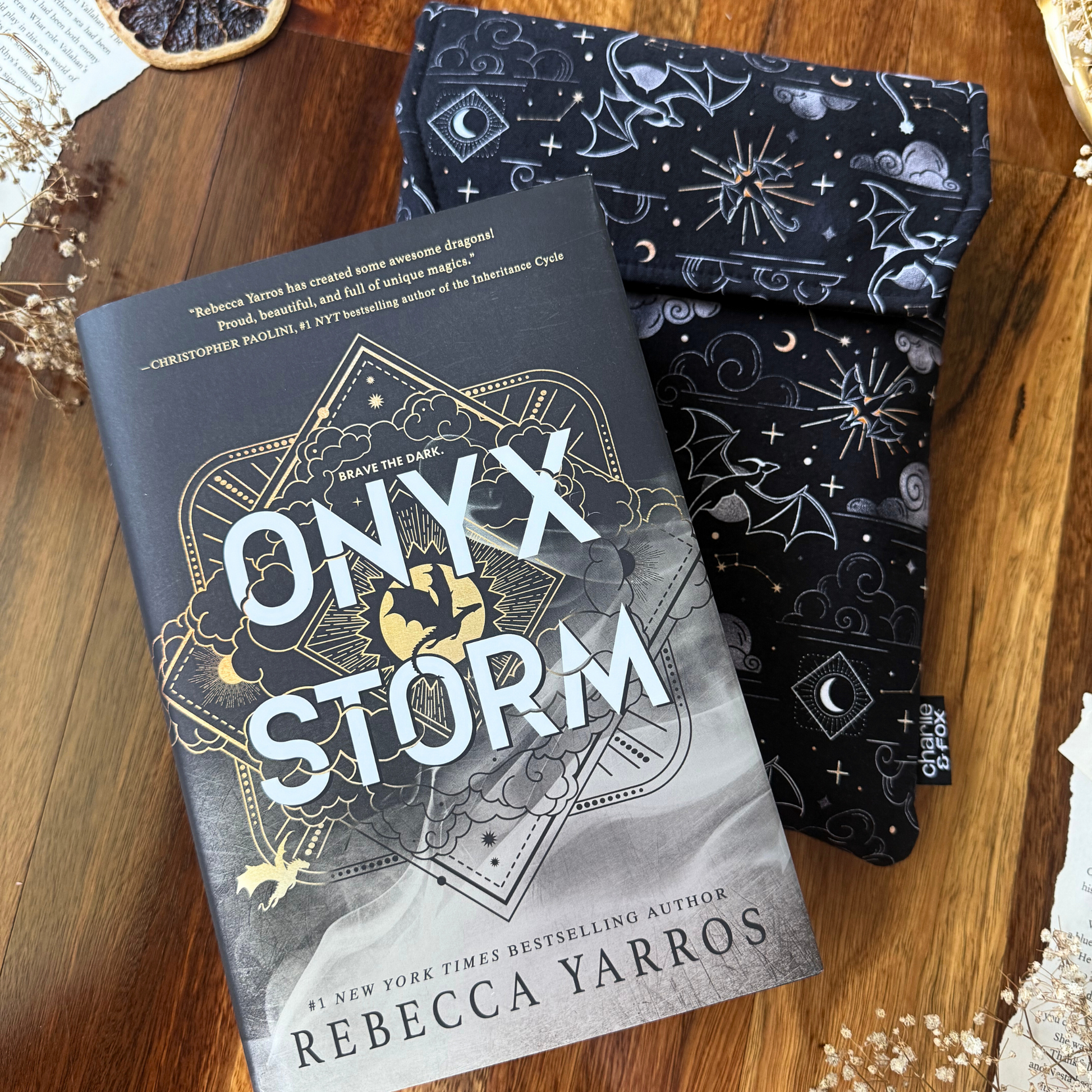 Charlie and Fox Book Sleeve - Onyx Storm - Rebecca Yarros