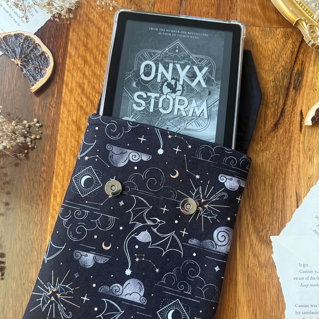 Charlie and Fox E-Reader Sleeve - Onyx Storm - Rebecca Yarros