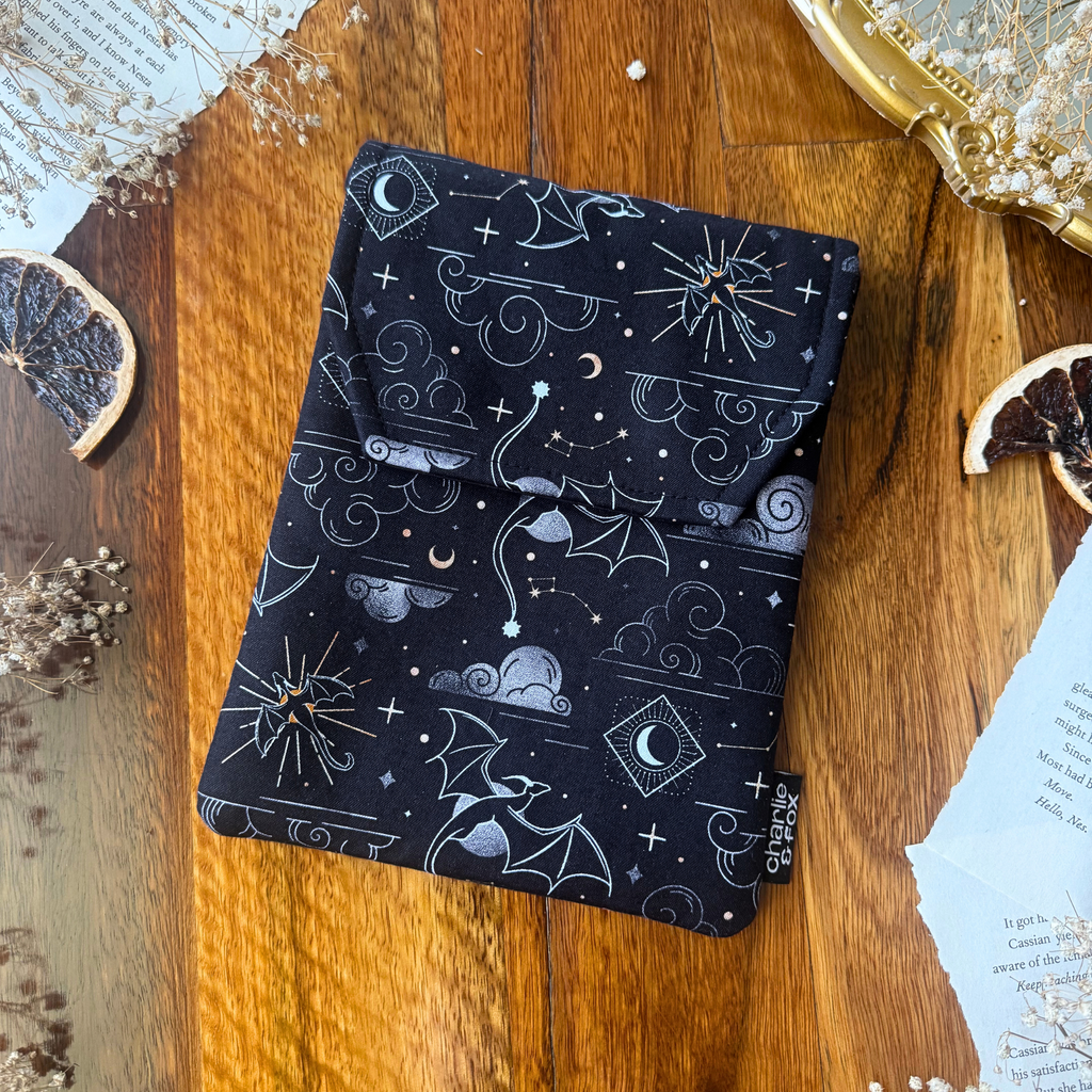 Charlie and Fox E-Reader Sleeve - Onyx Storm - Rebecca Yarros