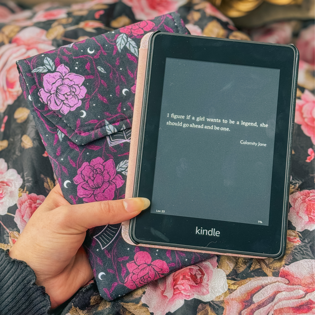 Charlie and Fox E-Reader Sleeve - Romantasy