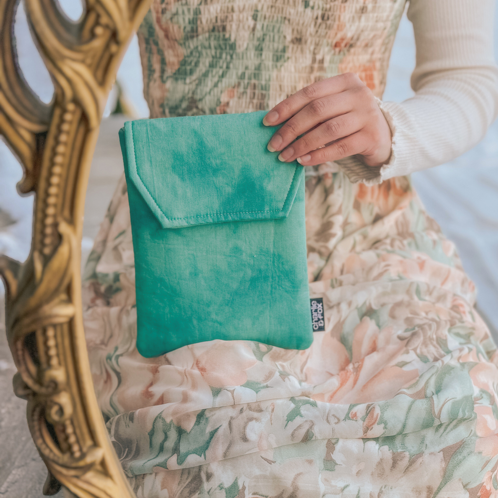 Charlie and Fox E-Reader Sleeve - Tide Pool