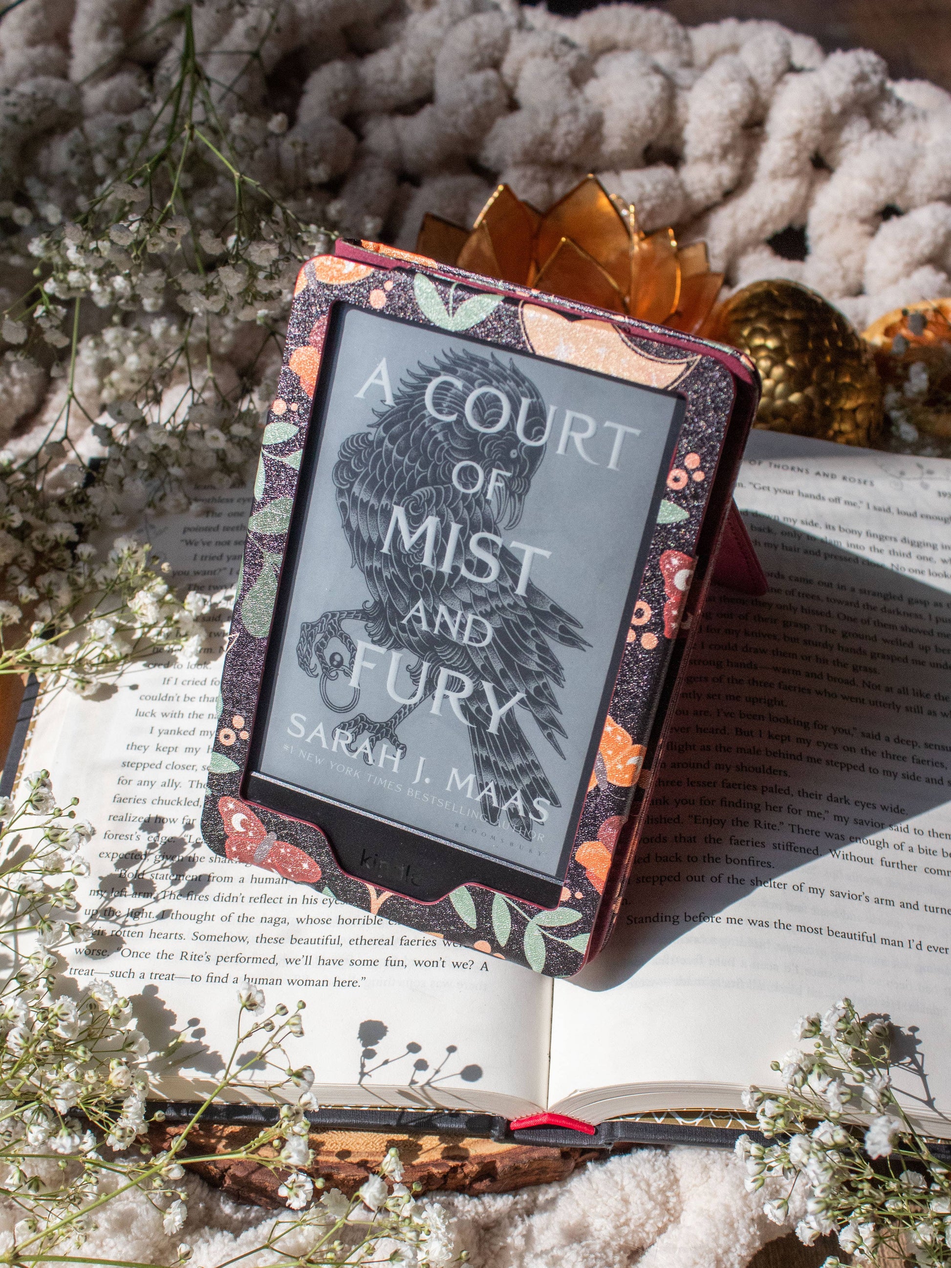 Kindle Case | Burgundy Books : Paperwhite 11/12th Gen - Right Strap