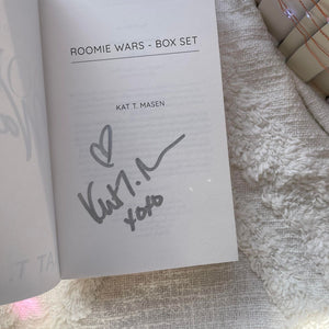 Roomie Wars: Discreet by Kat T. Masen