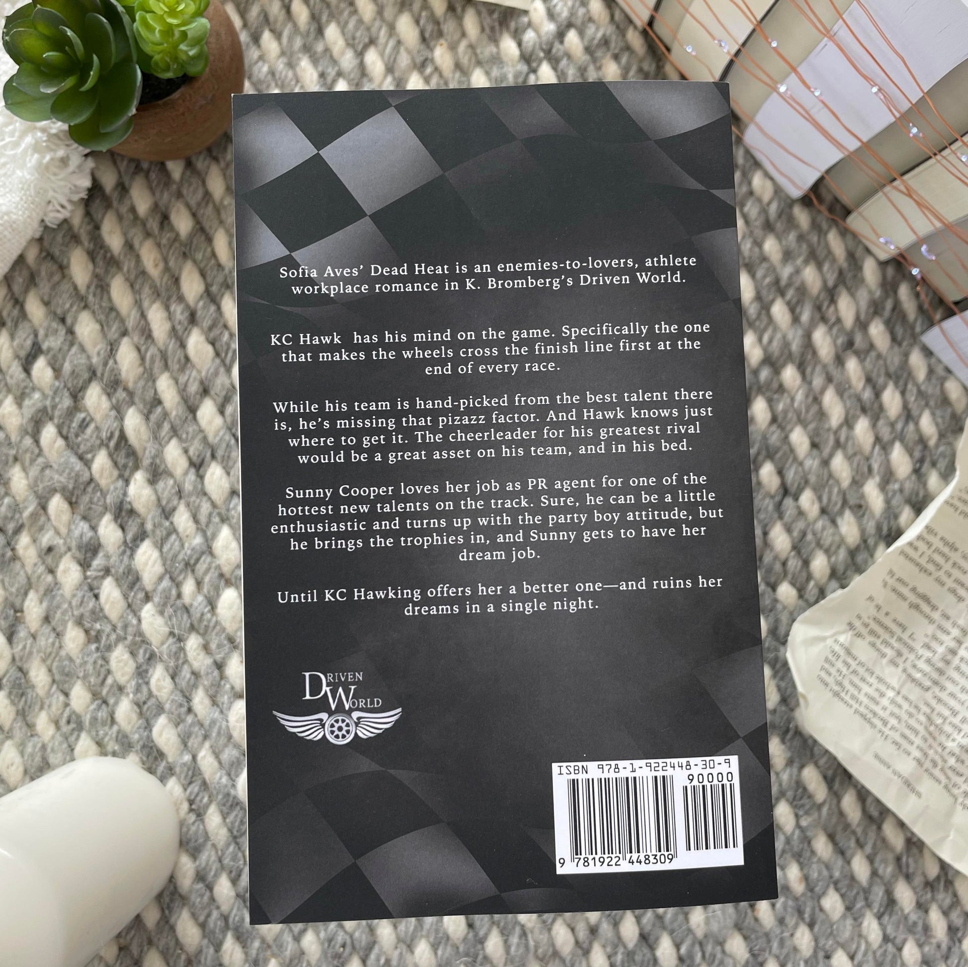 Dead Heat by Sofia Aves