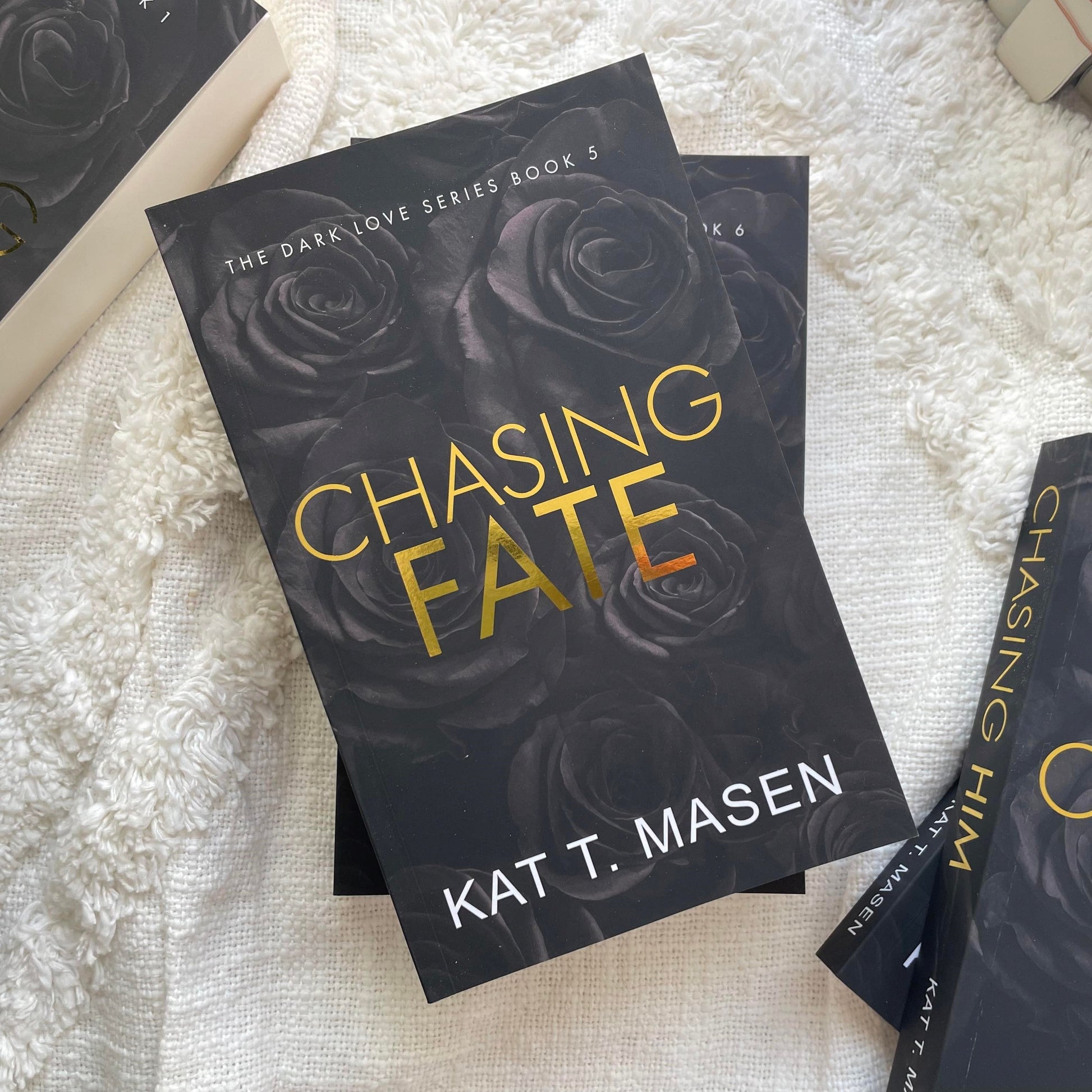 Scratch & Dent: Dark Love: Discreet by Kat T. Masen