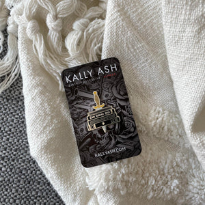 Dark Romance Lover Pin